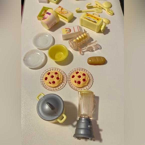 32 piece - 2002 Barbie Living Kitchen Accessories - Picture 3 of 5